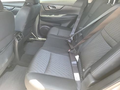 Used 2020 Nissan Rogue SV FWD image 13