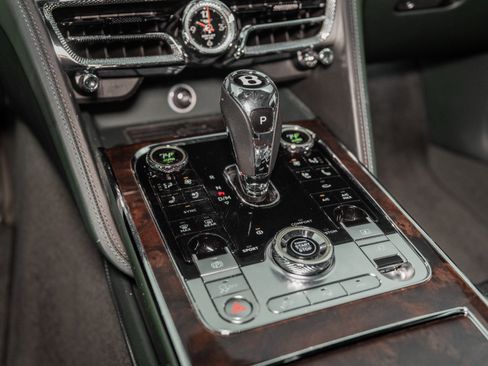 Certified 2022 Bentley Flying Spur V8 image 41