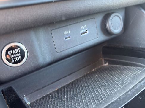 Used 2023 Nissan Rogue SV image 31