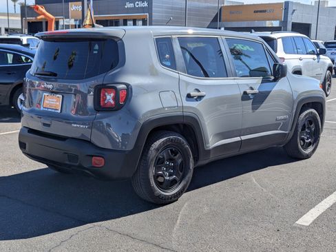 Used 2020 Jeep Renegade Sport image 2