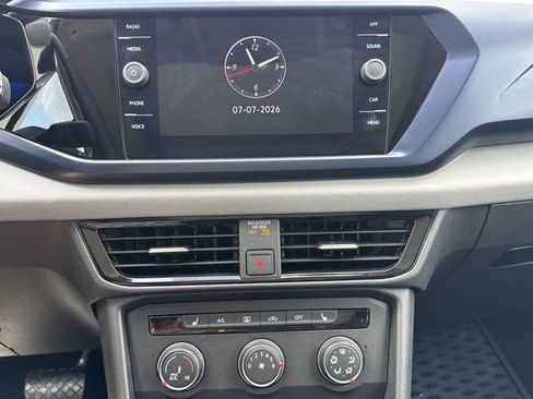 Used 2022 Volkswagen Taos SE FWD image 19