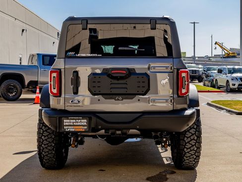 Used 2023 Ford Bronco Badlands w/ Sasquatch Package AWD/4WD image 8