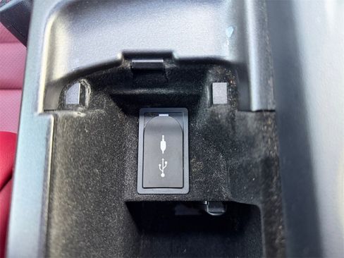 Used 2017 Lexus IS 200t image 29