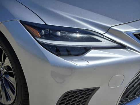 Used 2022 Lexus LS 500 Mark Levinson, Interior Upgrad w/ Interior Upgrade Package image 38