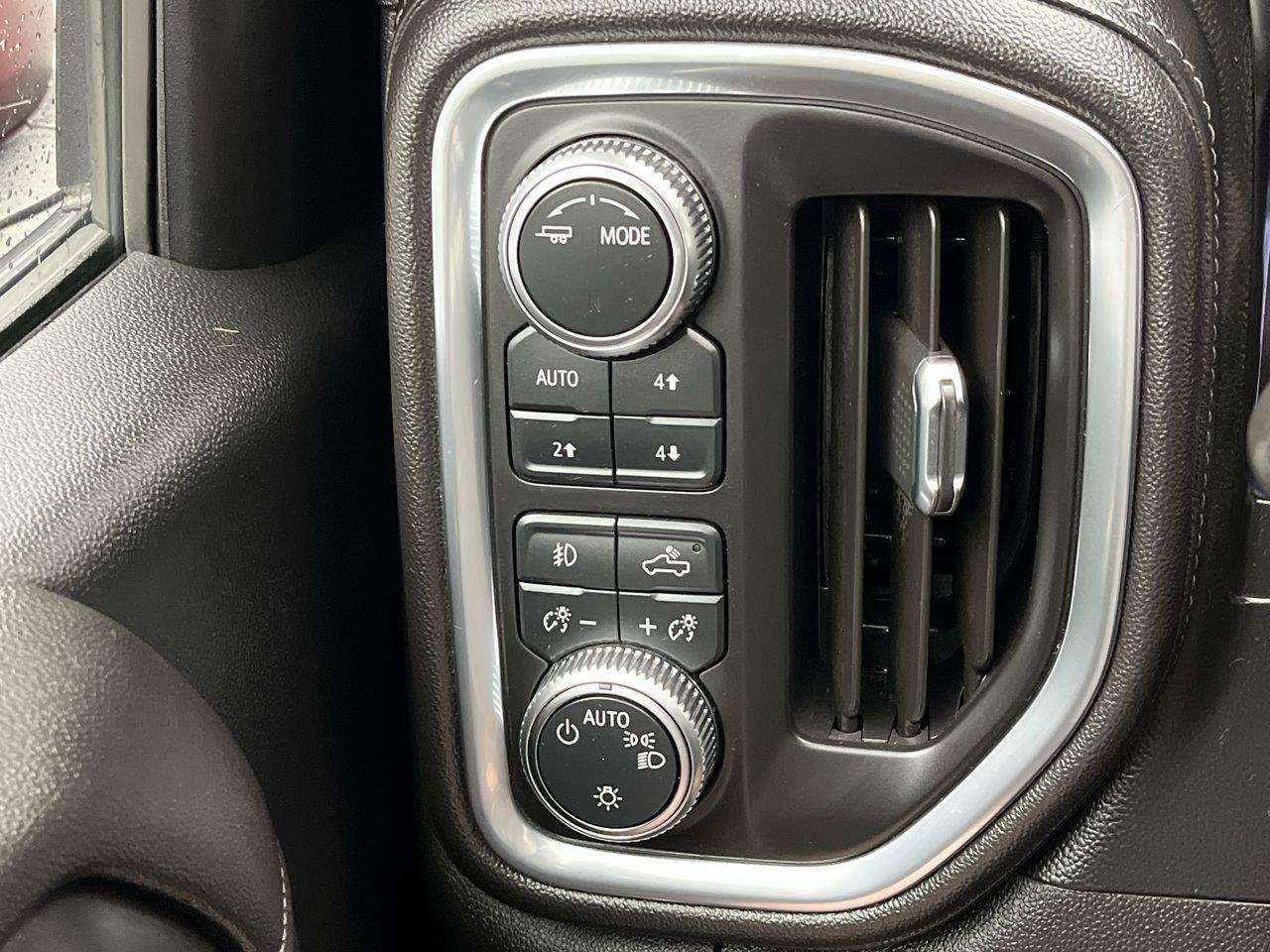 Used 2021 GMC Sierra 1500 Elevation AWD/4WD image 16