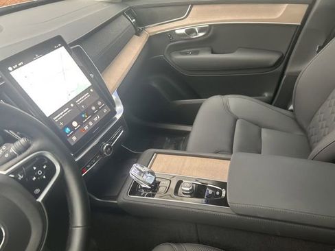 Used 2025 Volvo XC90 B6 Plus image 20