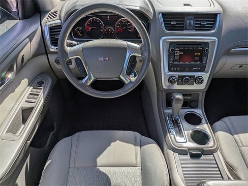 Used 2014 GMC Acadia SLE image 17