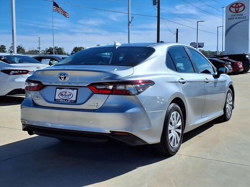 Certified 2021 Toyota Camry LE image 13