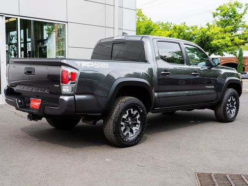 Used 2020 Toyota Tacoma TRD Off-Road w/ Technology Package AWD/4WD image 6