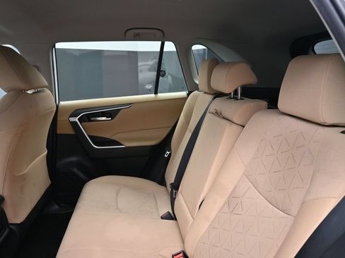 Used 2021 Toyota RAV4 XLE AWD/4WD image 20