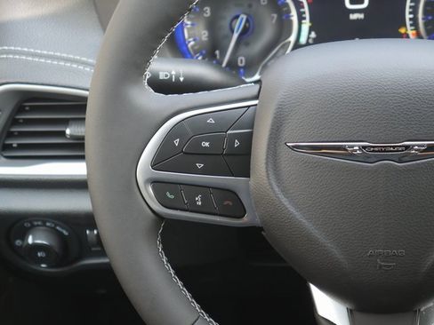 New 2026 Chrysler Pacifica Select image 18