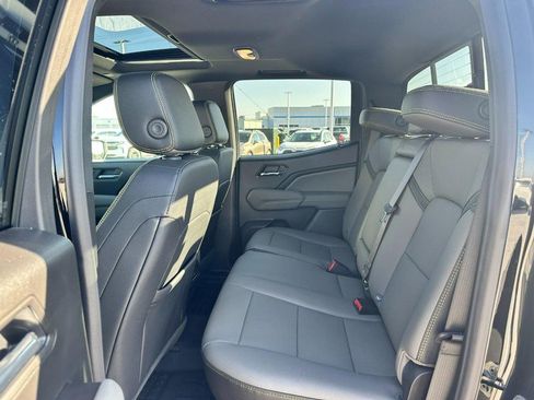 Used 2025 Chevrolet Colorado ZR2 w/ Technology Package image 10