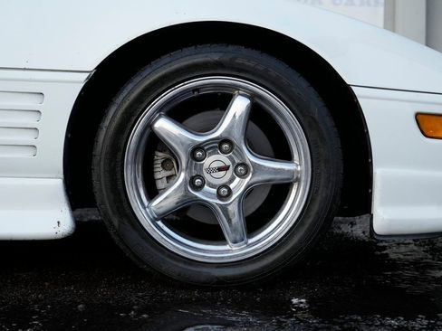 Used 1992 Chevrolet Corvette Convertible image 12