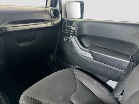 Used 2018 Jeep Wrangler Unlimited Sport S AWD/4WD image 20