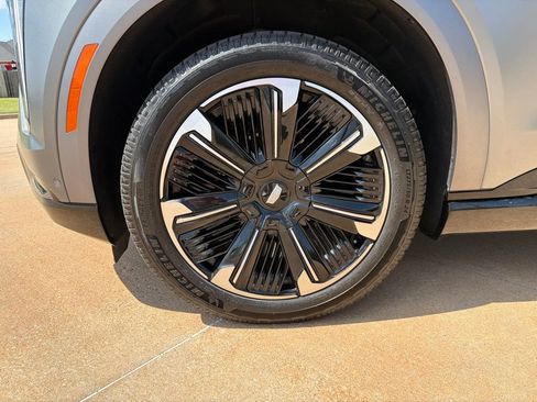 Used 2026 Cadillac Escalade IQ Sport 2 AWD/4WD image 9