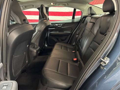Used 2019 Volvo S60 T5 Momentum w/ Premium Package FWD image 10
