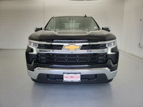 Used 2025 Chevrolet Silverado 1500 LT RWD image 3