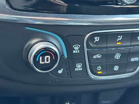 Certified 2023 Chevrolet Traverse LT FWD image 27