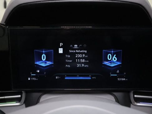 Used 2025 Hyundai Elantra SEL FWD image 18