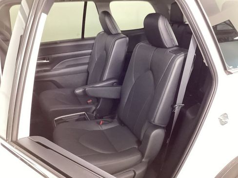 Used 2024 Toyota Grand Highlander AWD image 34