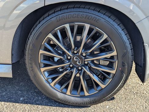 New 2026 INFINITI QX80 Autograph AWD/4WD image 9