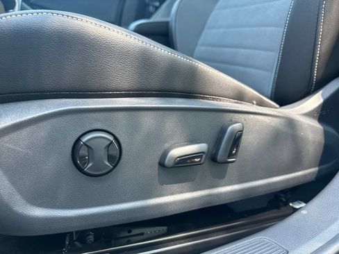 New 2026 Volkswagen Jetta SE FWD image 9