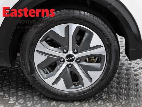 Used 2022 Kia Niro EX w/ Cold Weather Package image 32