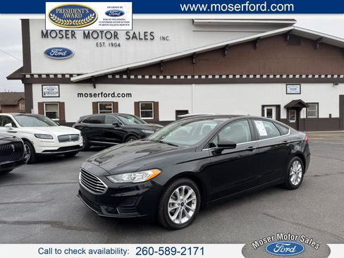 Used 2020 Ford Fusion SE image 1