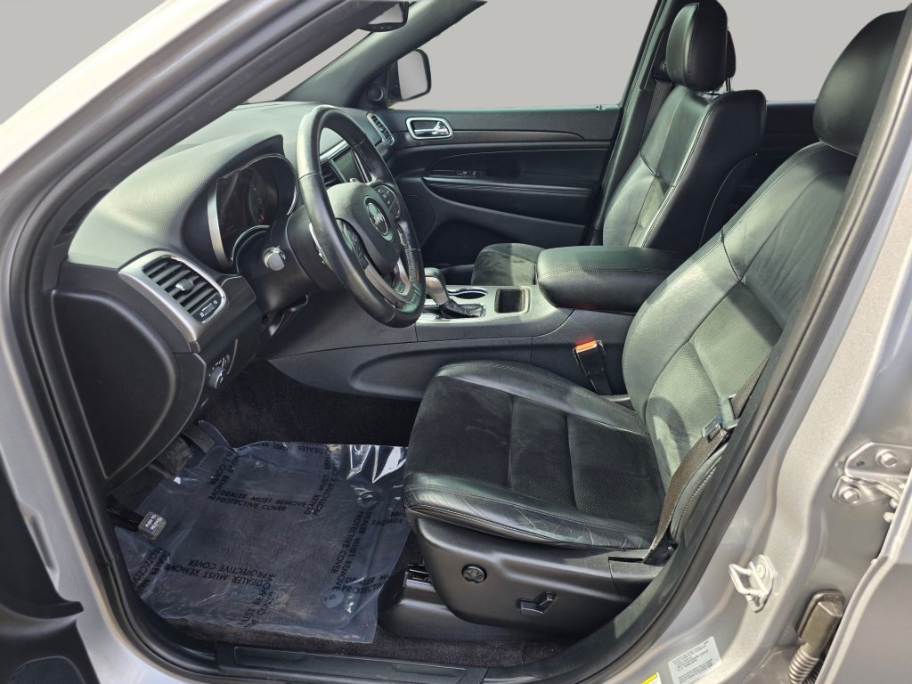 Used 2017 Jeep Grand Cherokee Altitude AWD/4WD image 22