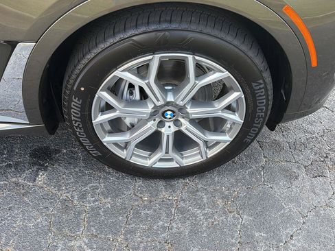Used 2027 BMW X7 xDrive40i AWD/4WD image 43