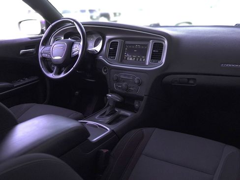 Used 2020 Dodge Charger SXT image 17