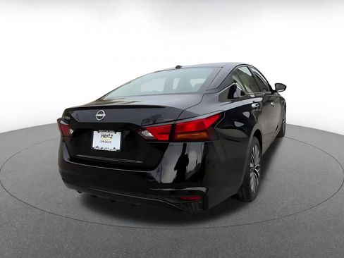 Used 2025 Nissan Altima 2.5 SV image 15