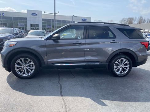 Used 2023 Ford Explorer XLT w/ Equipment Group 202A image 4