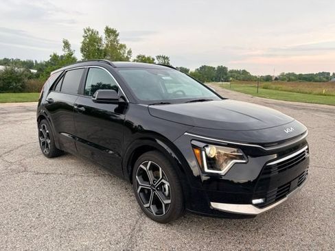 Certified 2025 Kia Niro EX Touring FWD image 7