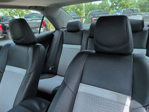 Used 2012 Toyota Camry SE FWD image 8