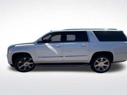 Used 2020 Cadillac Escalade ESV Premium Luxury AWD/4WD image 4