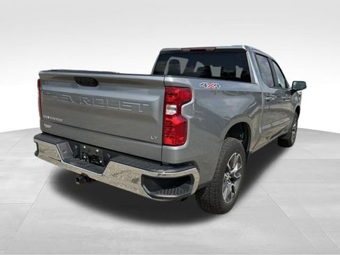 Used 2023 Chevrolet Silverado 1500 LT AWD/4WD image 2