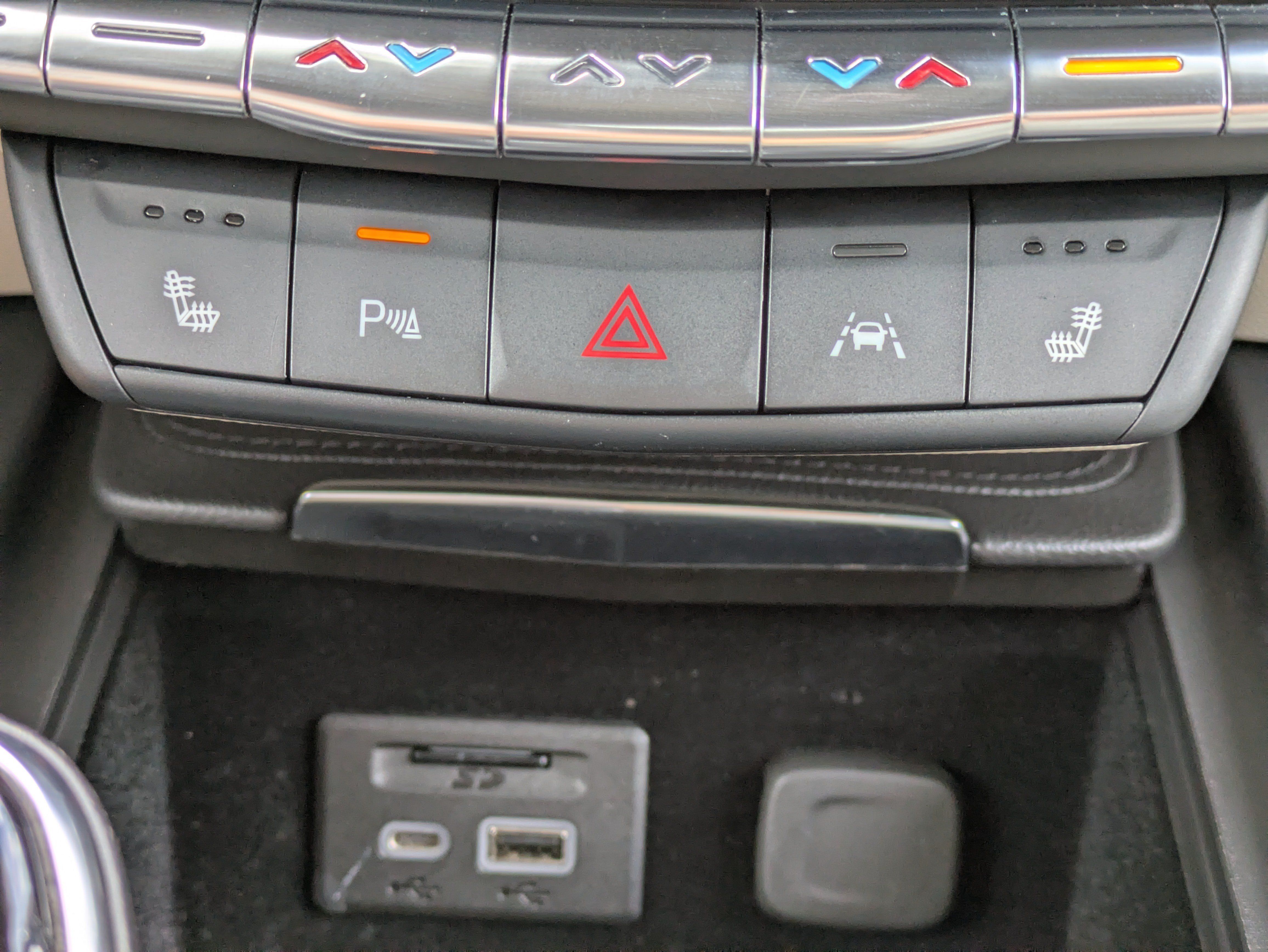 Used 2023 Cadillac XT4 Premium Luxury w/ LPO, Onyx Lite Package AWD/4WD image 26