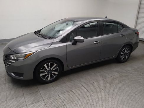 Used 2025 Nissan Versa SV FWD image 2