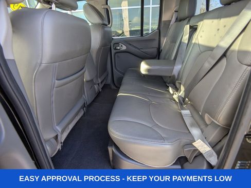 Used 2019 Nissan Frontier SL image 15
