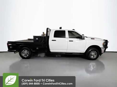 Used 2024 RAM 3500 Tradesman w/ Chrome Appearance Group image 16