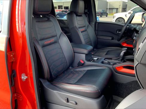 Used 2025 Nissan Frontier PRO-4X w/ Pro Premium Package image 8