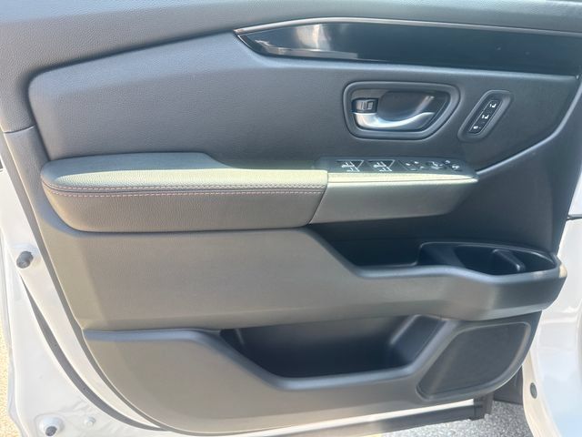 New 2026 Honda Pilot TrailSport image 9