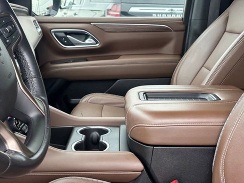 Used 2022 Chevrolet Tahoe High Country AWD/4WD image 11