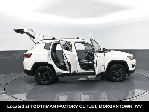 Used 2017 Jeep Compass Latitude AWD/4WD image 27