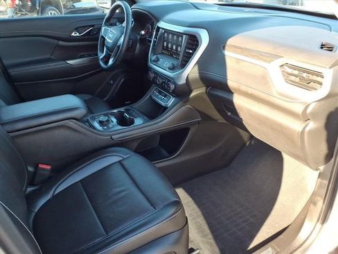 Used 2023 GMC Acadia SLT w/ Technology Package image 27