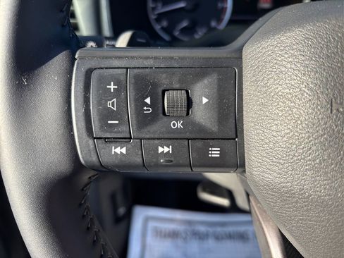 Certified 2025 Nissan Rogue SV image 35