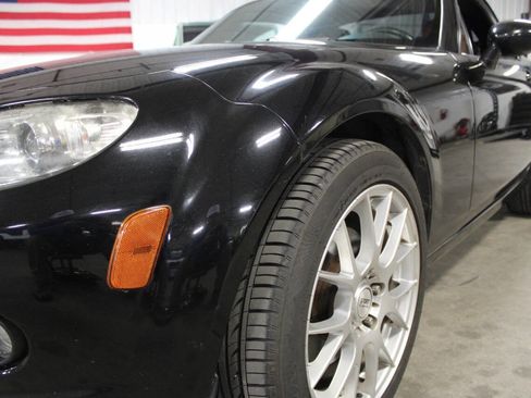 Used 2008 MAZDA MX-5 Miata Grand Touring w/ Premium Pkg image 10