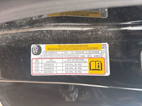 Used 2023 Chevrolet Colorado Z71 w/ Z71 Convenience Package 2 image 18