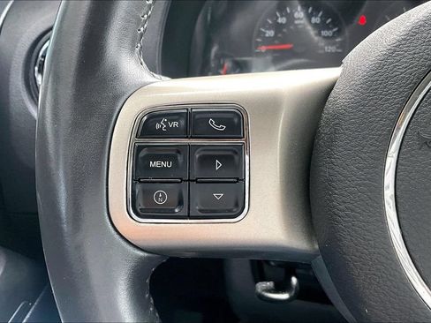 Used 2013 Jeep Compass Latitude AWD/4WD image 11